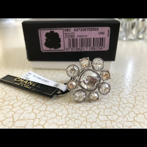 🌹AUTHENTIC CHANEL CRYSTAL RING - Picture 3 of 7